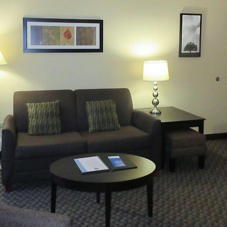 Montrose Hill Comfort Inn & Suites מראה חיצוני תמונה