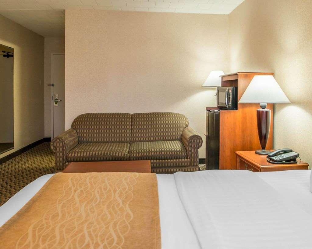 Montrose Hill Comfort Inn & Suites חדר תמונה