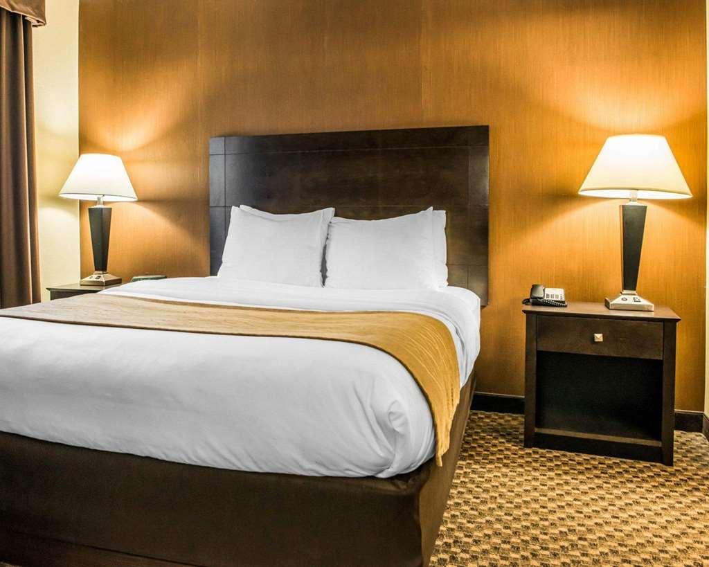 Montrose Hill Comfort Inn & Suites חדר תמונה